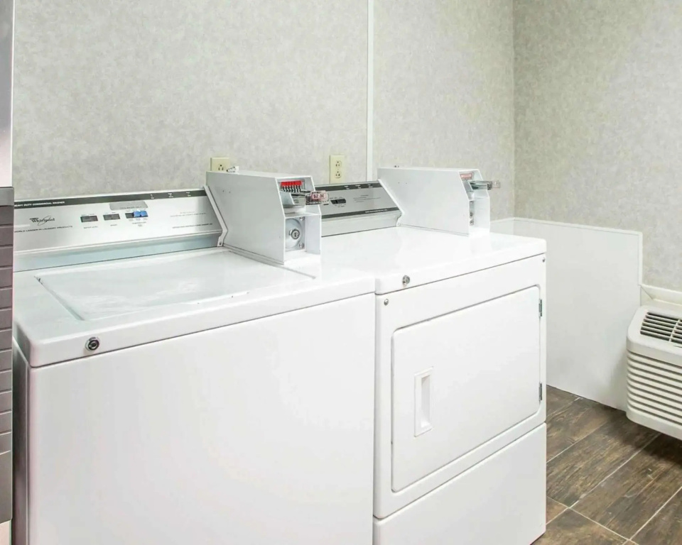 Quality Inn - фото 36