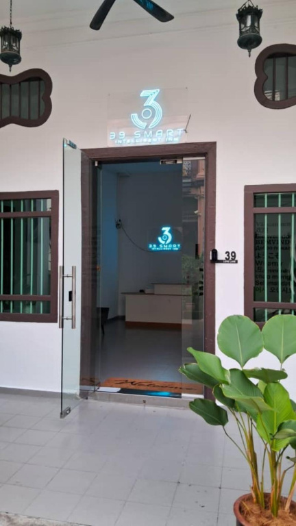 39 Love Lane - Smart Intelligent Inn