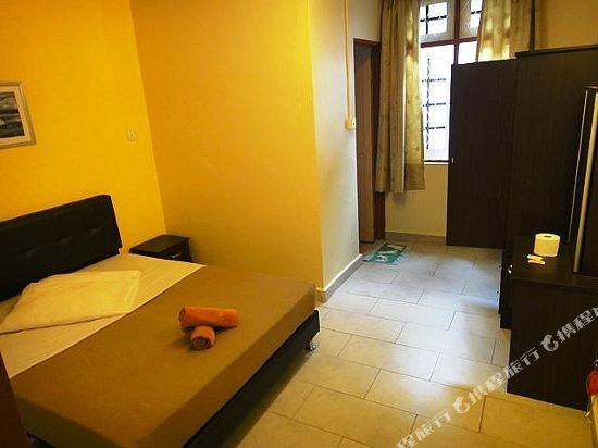 Eight Mentigi Guesthouse