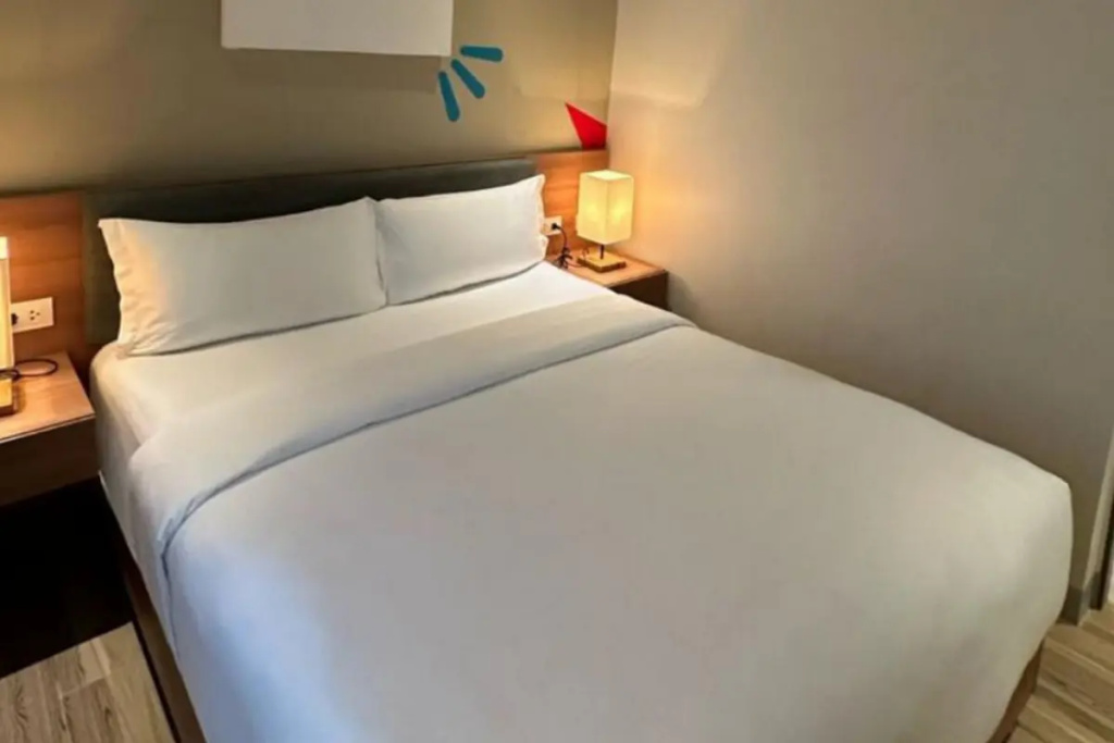 Luxebridge Hotel by Hiverooms