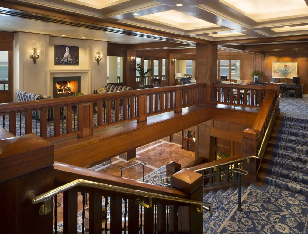 Lobby & Reception