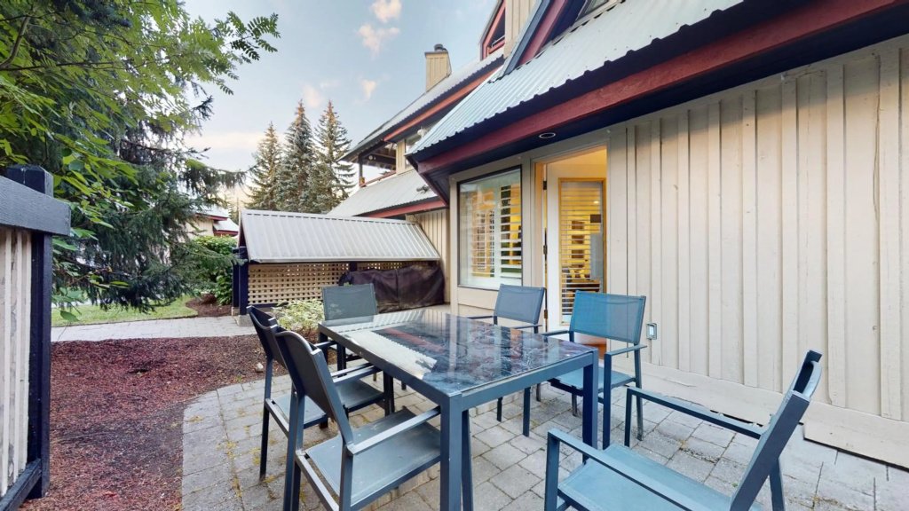 2BR Renovated Townhouse in Benchlands by Harmony Whistler