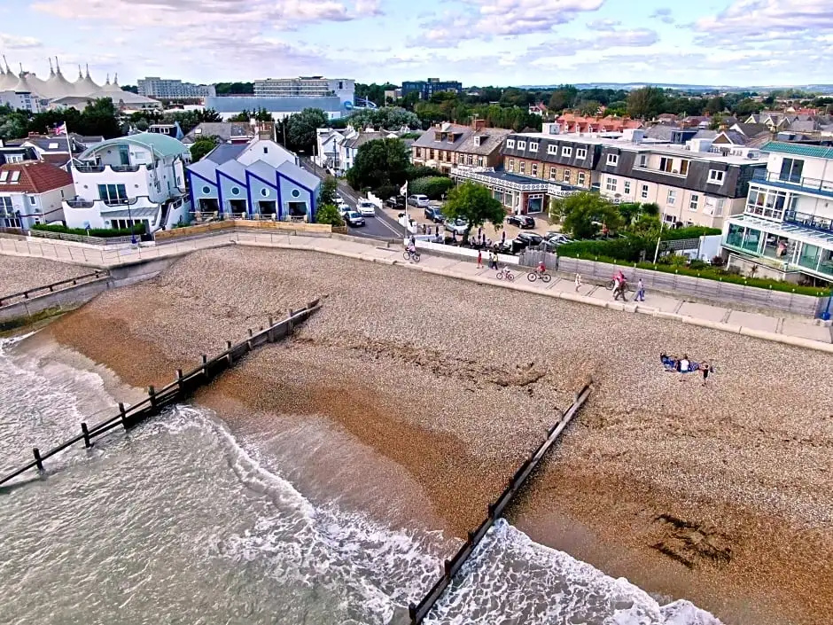 Beach & Waterfront