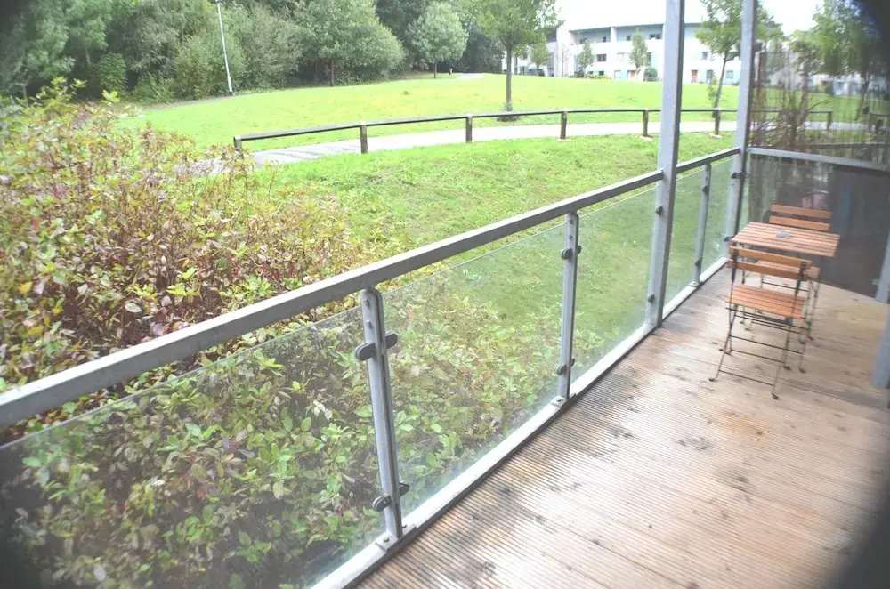 360 Serviced Accommodations - Brentwood 2 Bedroom Executive Apartment With Secure Parking