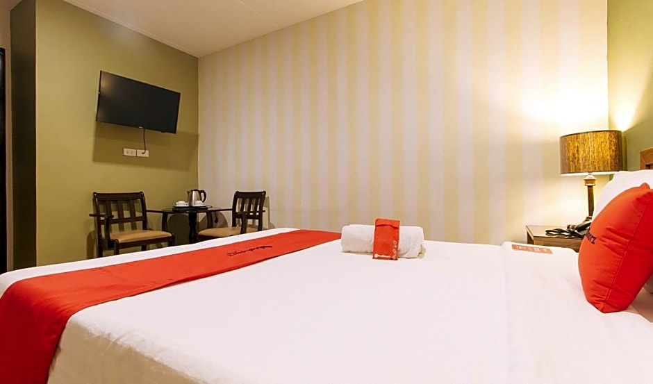 RedDoorz @ Gardenview Hotel GTower Angeles