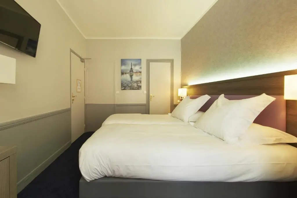 Double room (full double bed)