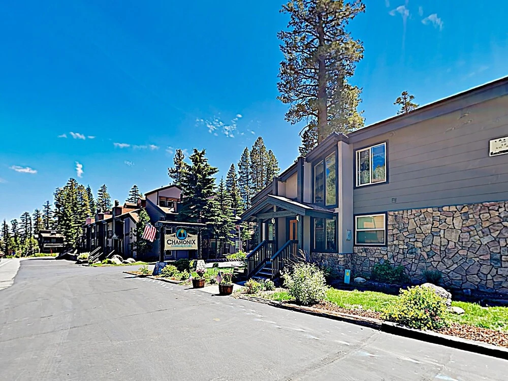 Mt. W/ Sleep Number Beds - Walk To Slopes 2 Bedroom Condo