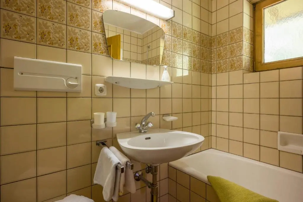 Standard Double room with balcony (full double bed)