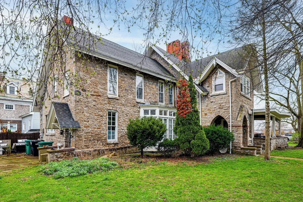 Historic Victorian Cottage, 1 Mi to Niagara Falls