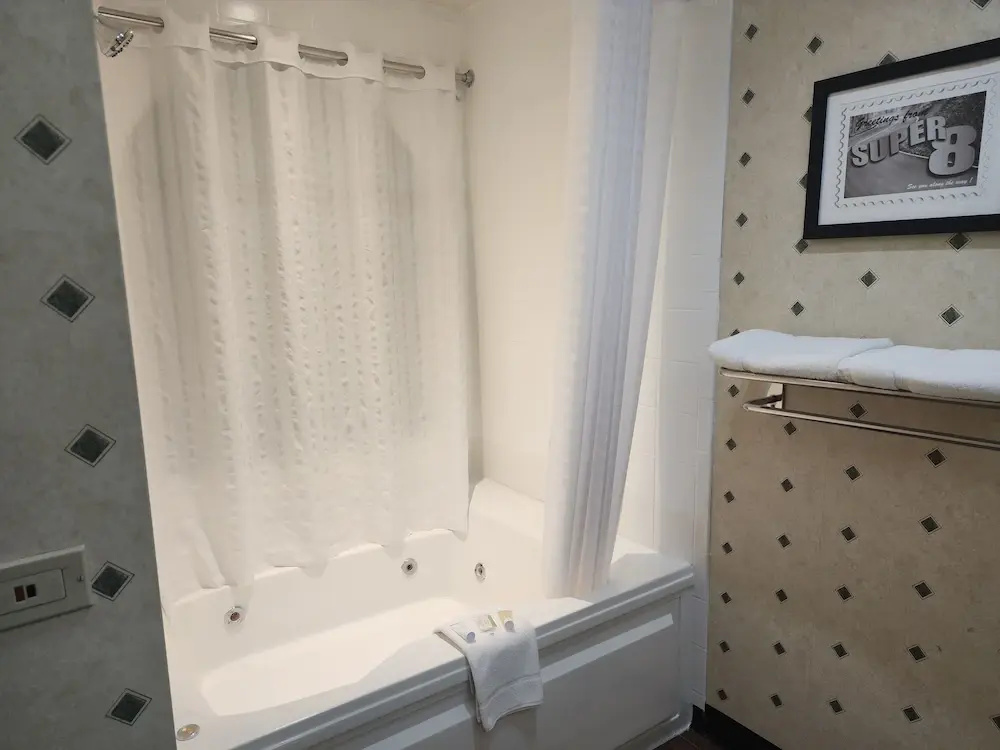 Double Suite (full double bed)