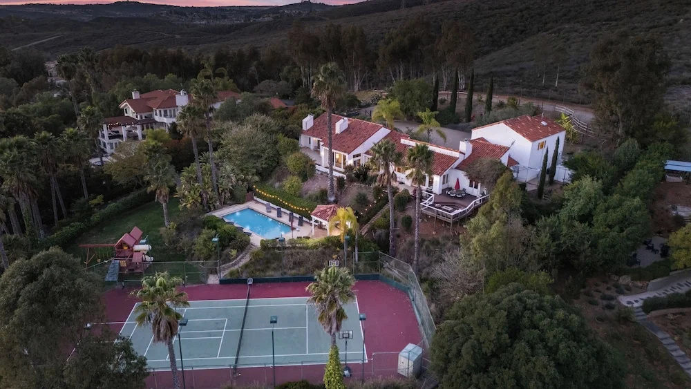 The Tennis Ranch by Avantstay Resort-style Estate Pool + Game Room + Tennis Court Near Wineries