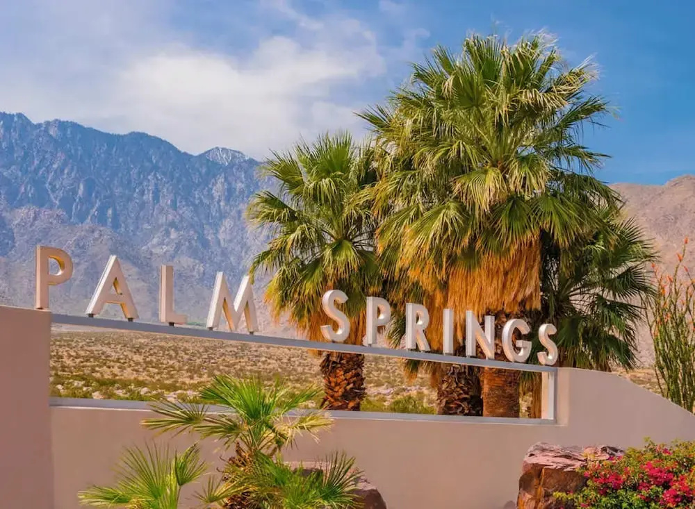 Cozy Condo w Heated Pool 1 Hr to Joshua Tree NP