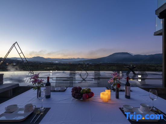 Floral · Tengchong Qingyan Hot Spring Collection Homestay (Heshun Ancient Town)