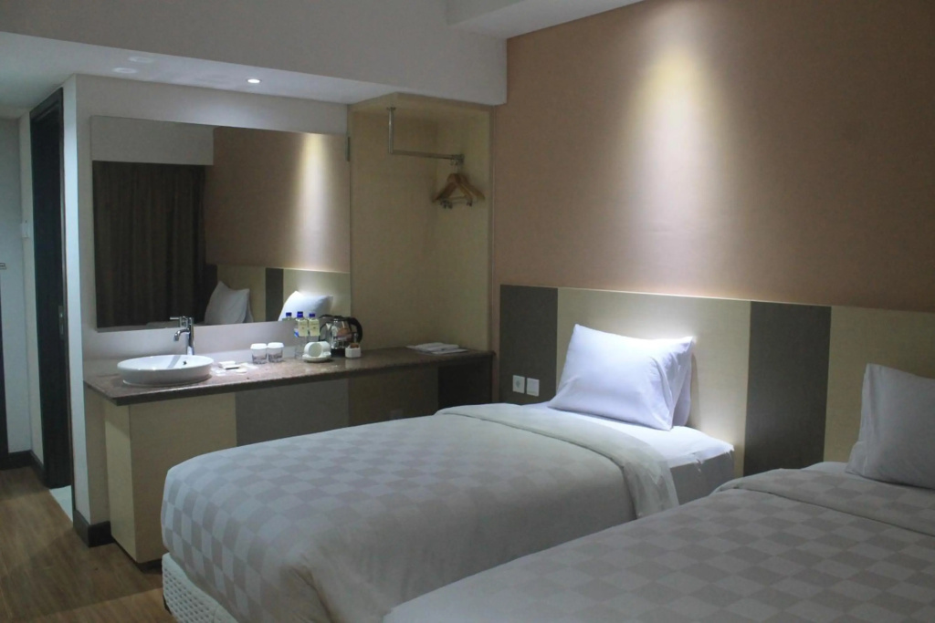 Dalton Makassar — 3