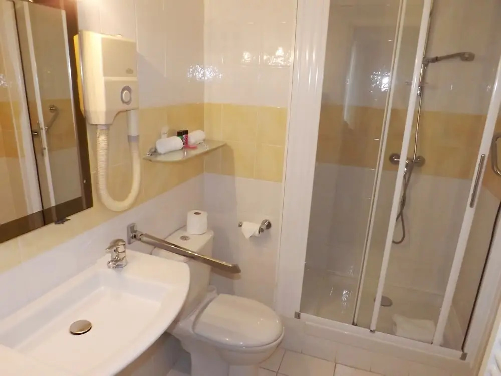 Economy Double room (full double bed)