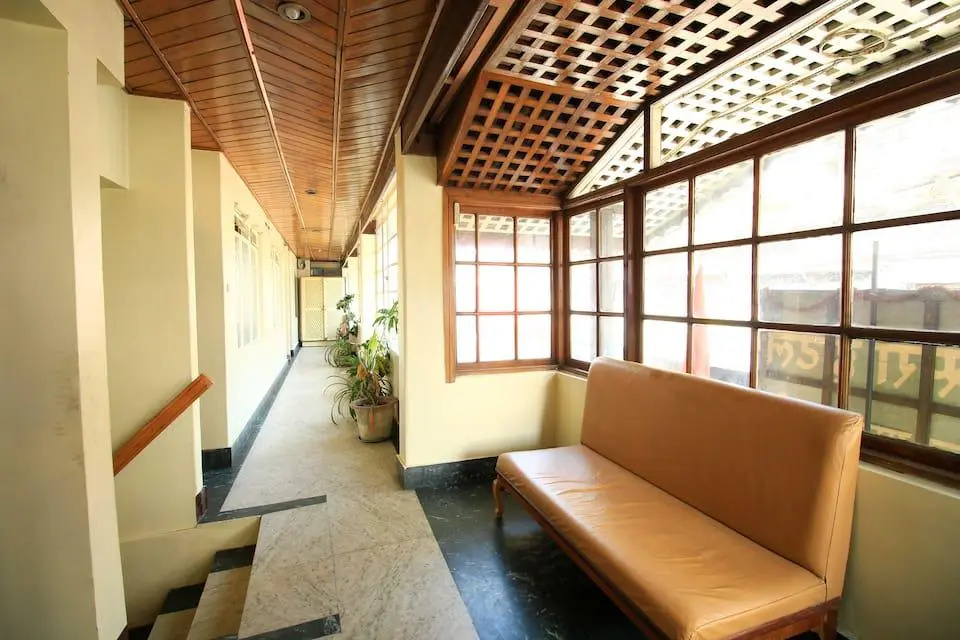 Lobby & Reception
