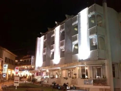 Hotel Everest
