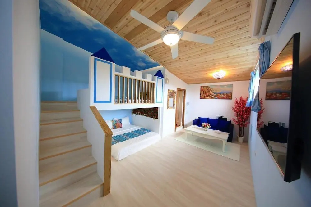 Standard Quadruple room (2 full double beds)