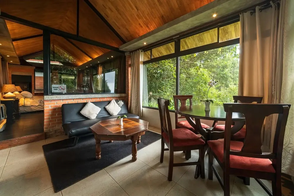 Altura Hotel - фото 8