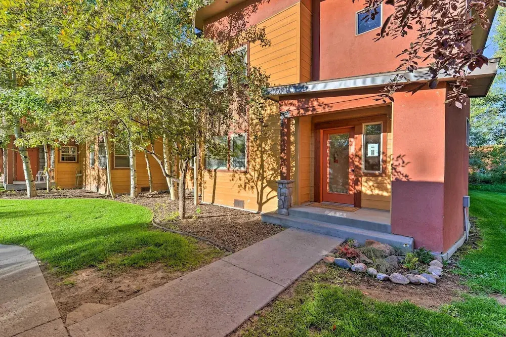 Near Skiing & Hiking: Inviting Retreat in Victor!