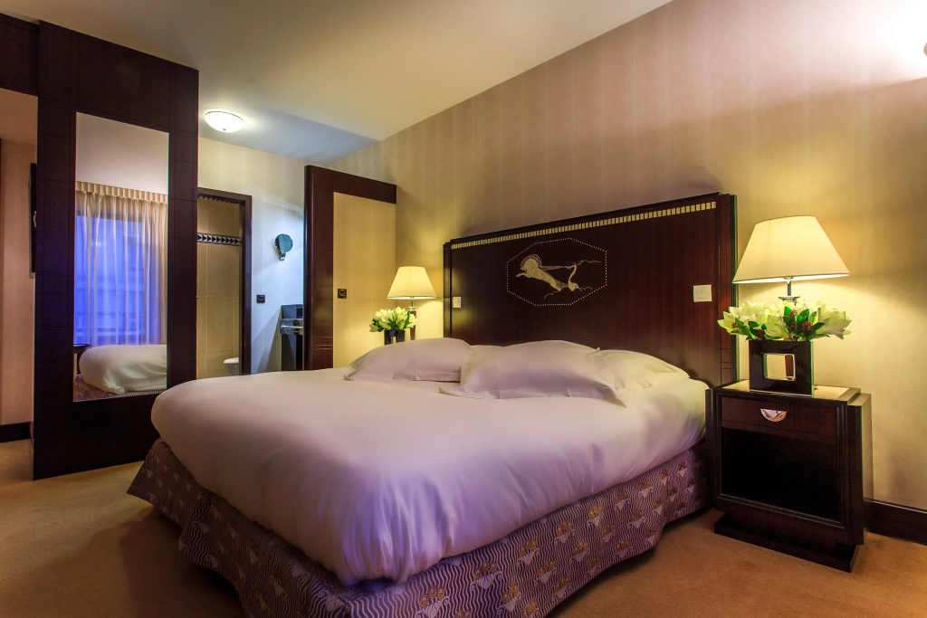 Отель L'Hotel du Collectionneur в Париже