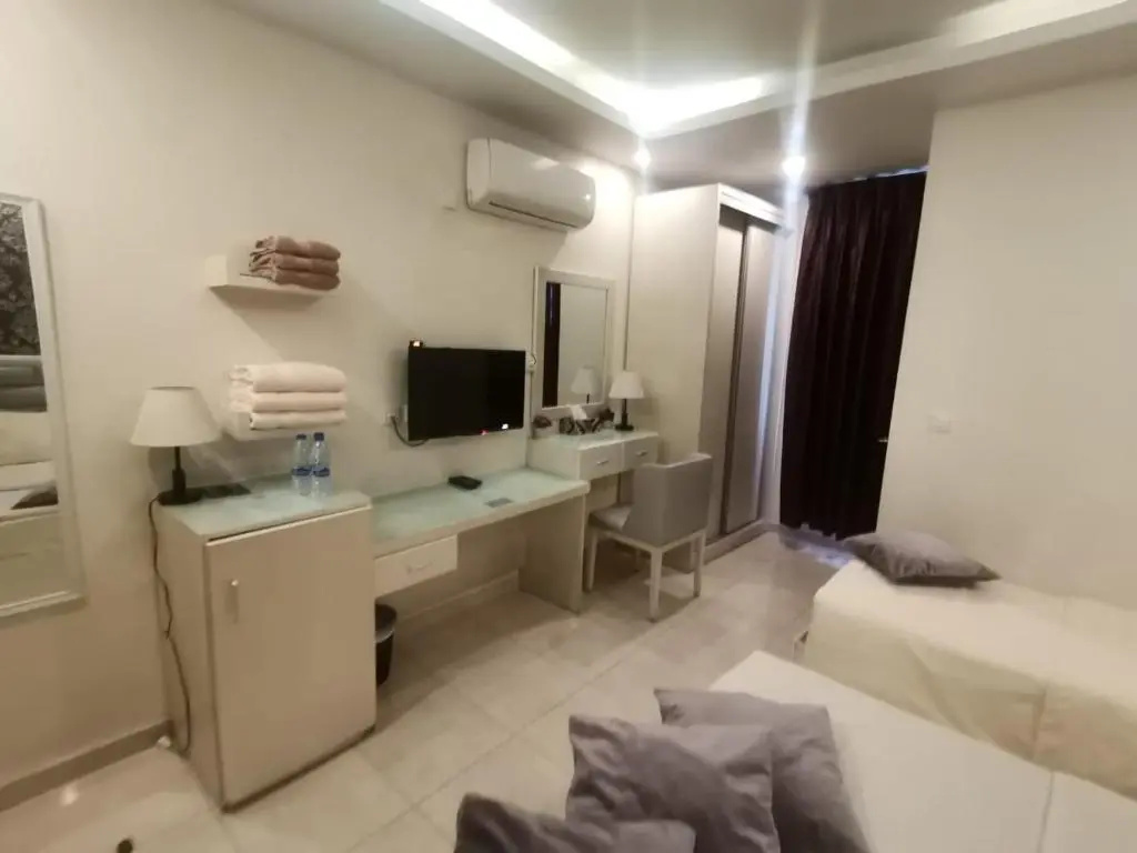 Economy Triple room