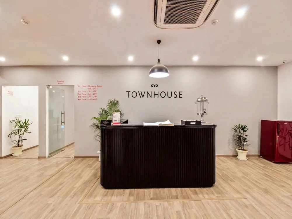 Lobby & Reception
