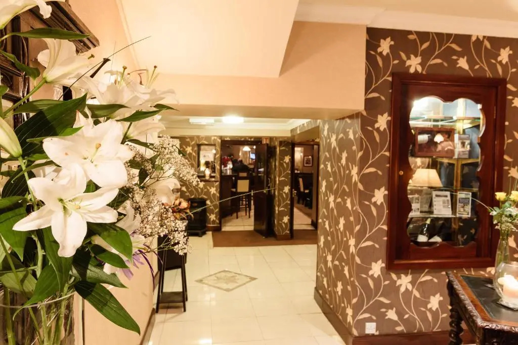 Lobby & Reception