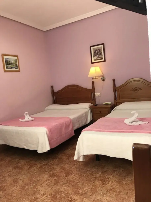 Standard Triple room with city view