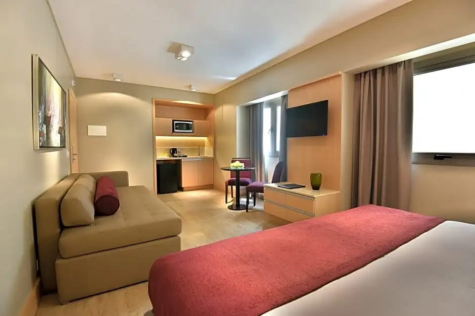 Deluxe Double room (full double bed)