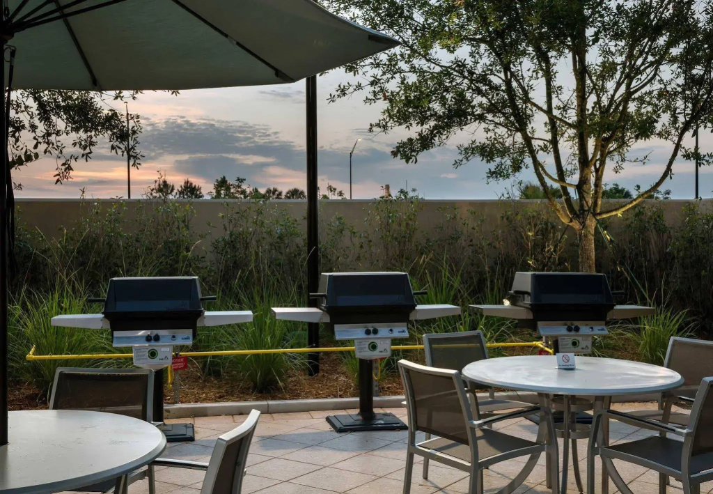 SpringHill Suites Orlando at FLAMINGO CROSSINGS® Town Center/Western Entrance - Général