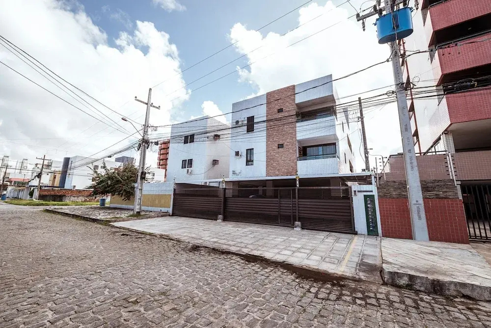 Apartamento com Garagem a 200m da Praia do Bessa
