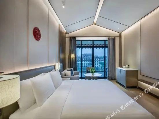 Deluxe Double room (full double bed)