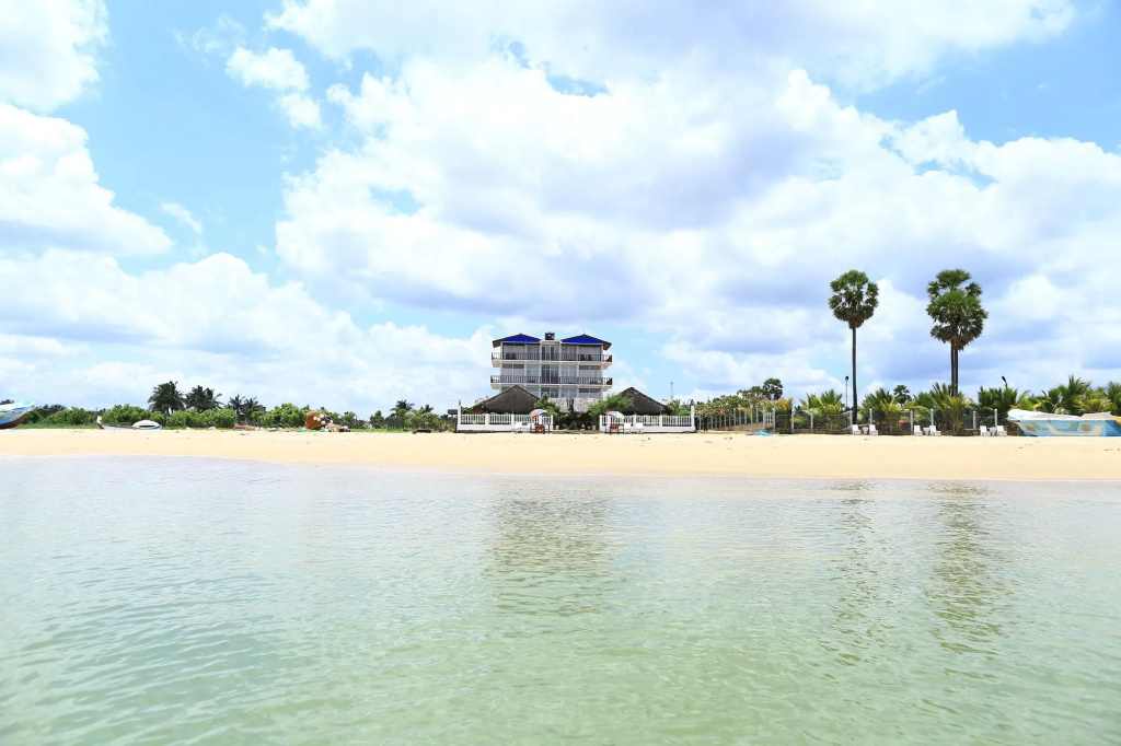 Beach & Waterfront