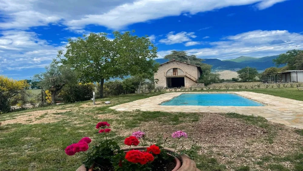 Biofarm in Spoleto With Swimming Pool