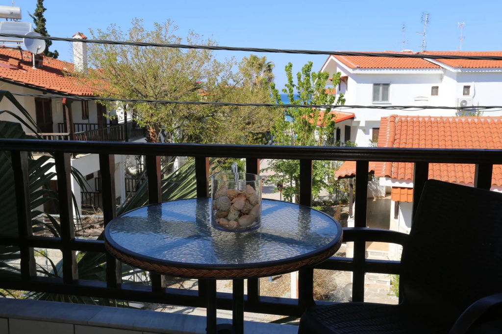 Balcony & Terrace