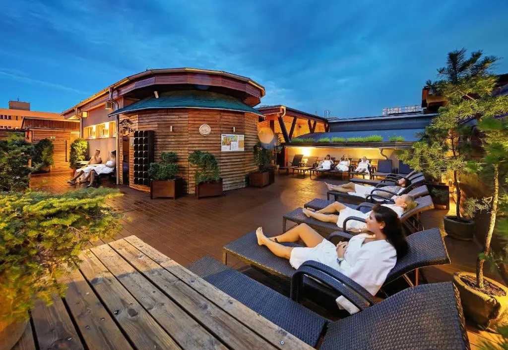 Deluxe with Water World Access Double room (full double bed)