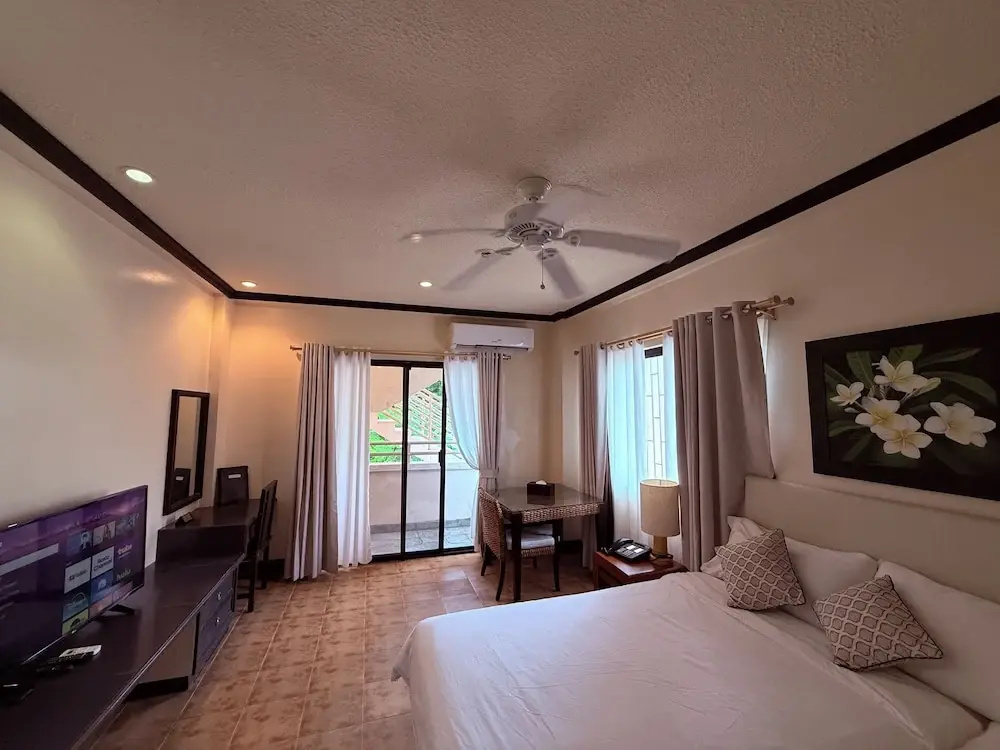 Standard Double room with balcony (full double bed)