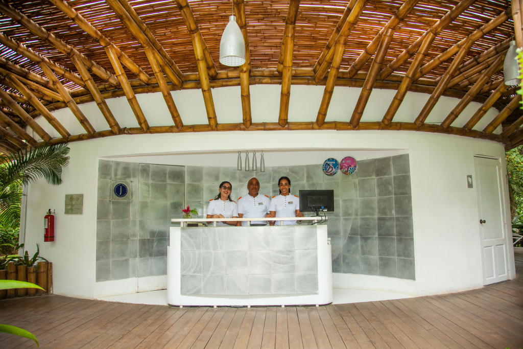 Lobby & Reception