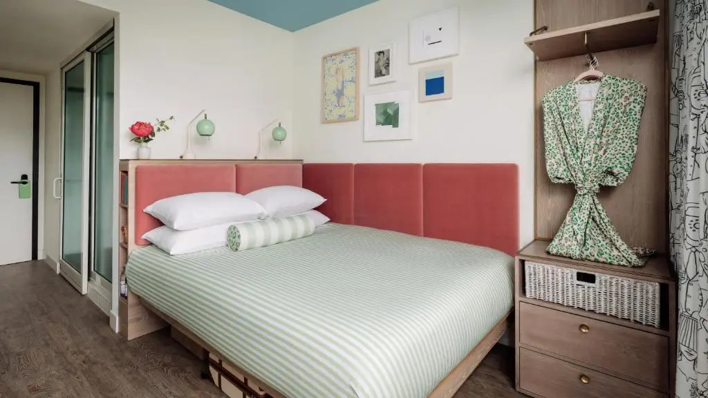 Double room with ocean view (full double bed)