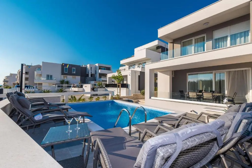 Apartments with Pool Villa Zora - 3