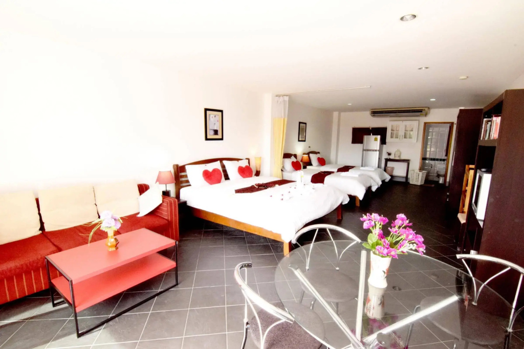 Dengs Kamala GuestHouse