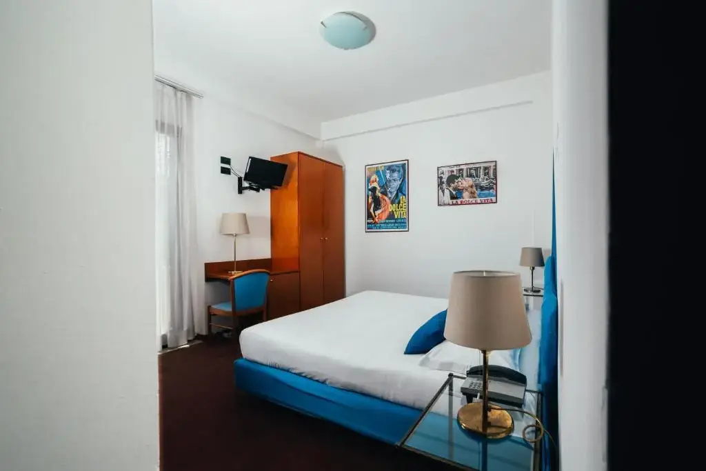 Standard Double room (full double bed)