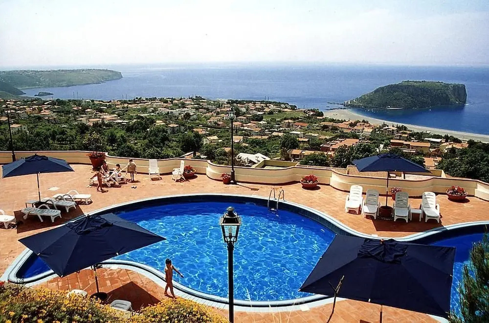 Beach & Waterfront