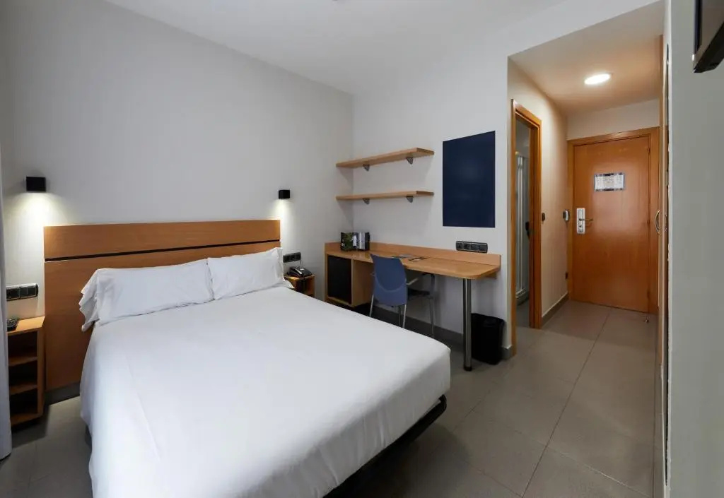 Economy room
