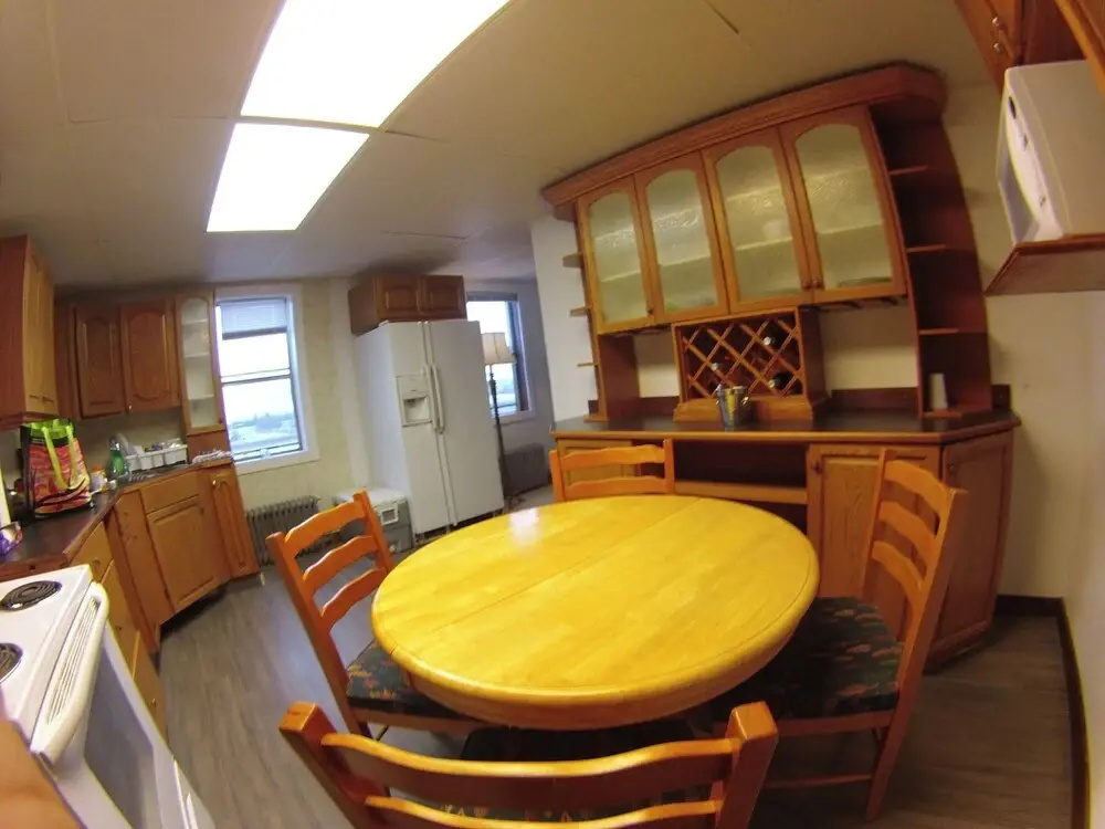 2 Bedrooms Sextuple Apartment