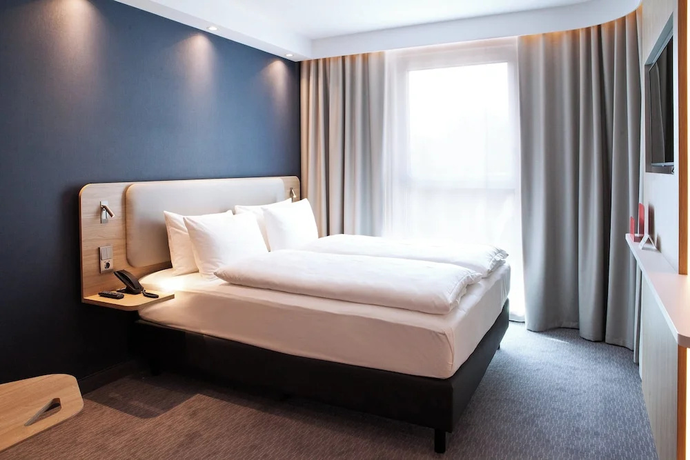 Standard Double room with courtyard view (full double bed)