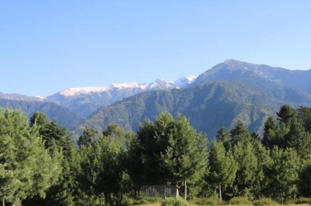 Hill Top Hotel Shogran