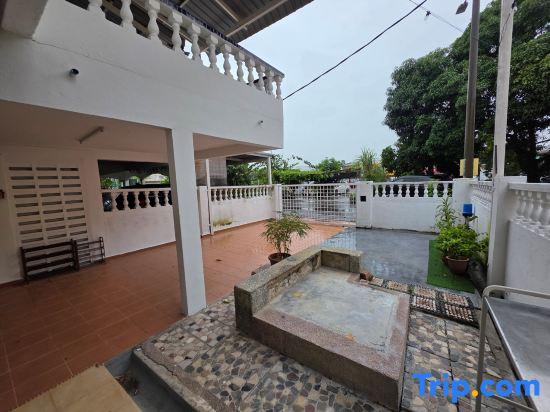 Jonker Home 2 Walking Distant to Banda Hilir