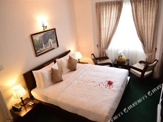 The Rock Hotel